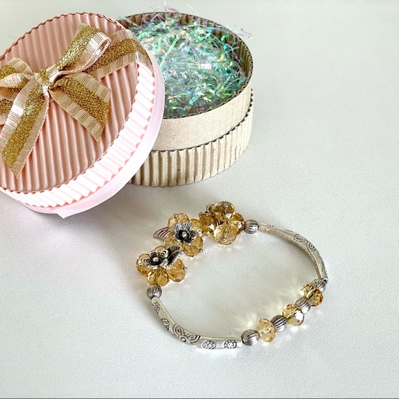 NEW Yellow Crystal Bracelet with Box - Picture 7 of 11